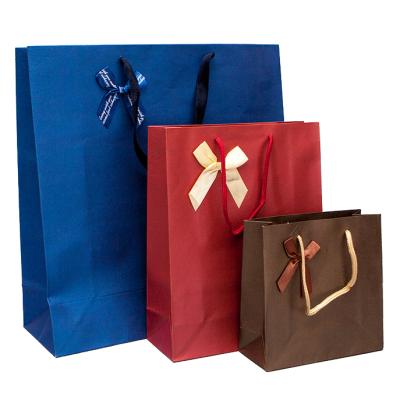 China Recyclable Hot Sale Customized Tissue Packaging Paper Bag With Logo Printing for sale