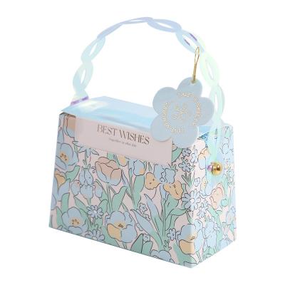 China Fashionable Candy Cake Paper Package Handle Box Cookie Chocolate Keepsake Flower Gift Box Wedding Gift Wrapping Gifts For Guests for sale