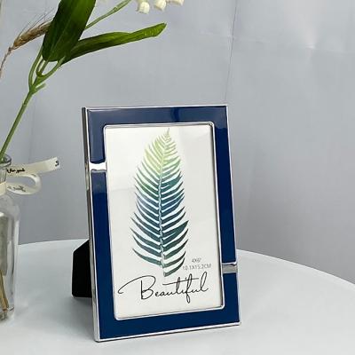 China Custom Made Frame Eco-friendly Durable Glass Metal Frame Easel Profile Aluminum Picture Picture Frame For Wholesale for sale