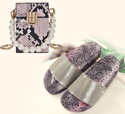 China Fashion Upper Women's Fashion Trend Snake Pattern New Rhinestone Design Rhinestone Insole Slippers Sliders for sale