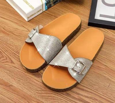 China Fashion Trend Bling Diamond Women's Rhinestone Strap Shiny Slippers Outdoor Sandals Rubber Plastic Slip On Beach Slippers for sale