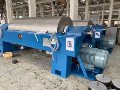 China Concentratie Afvoer Decanter Centrifuge 90 Kw Zuivering Dehydratatie 5000 Kg Te koop