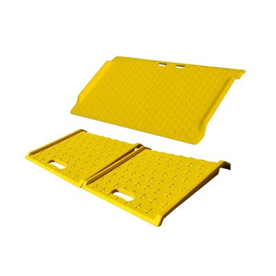 China High Quality Synthetic Rubber And Plastic Heavy Duty Flexible Black Yellow Wheelchair Curb Ramp For Roadway for sale