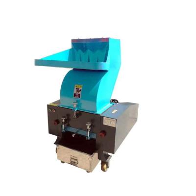 China Viertical Medium Speed ​​Crusher Machine Recycling Waste Plastic Scrap Crushing Machine for sale