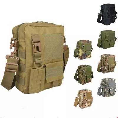 China Mensageiro impermeável Bag Nylon Multifunctional do corpo da cruz da camuflagem para homens à venda