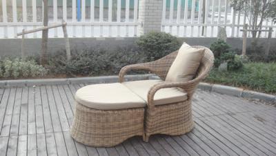 Chine 2pcs à moitié autour d'ensemble de rotin et de tabouret à vendre