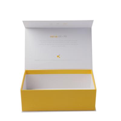 China Recyclable Custom Magnetic Closure Small Folding Magnet Gift Box Packaging for sale