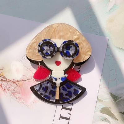 China Cool Brooch Pin Fashion Design Corsage Wedding Vintage Women Badge Girl High Quality Acrylic Brooch Fashion Avatar Pins Bag Accessories for sale