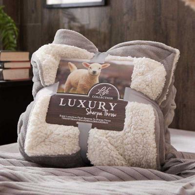 China PORTABLE All Season Sherpa Shear Fluffy Lamb Throw Blankets Quilted Kids Comforter Bed Linen Bed Plaid Teens Fluffy Comforter for sale