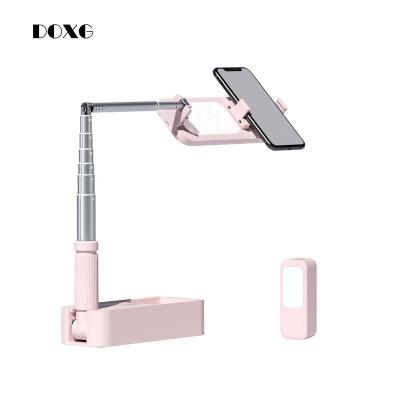 China Foldable In Running Phone Holder Clip Table Christmas Movy For Mobile Fill Light Selfie Stick for sale