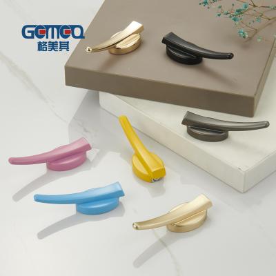 China 2021 Hot Sale Industrial ZINC Kitchen Bathroom Multifunctional Hook Cloth Hanger Made in China for sale