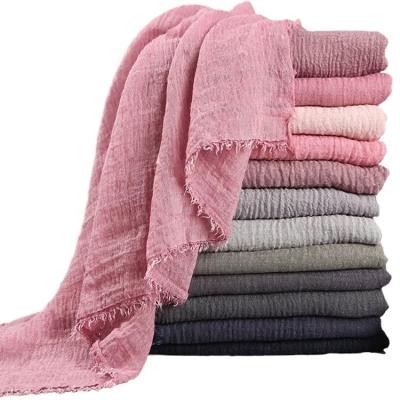 China 105colors products 2019 fashion style plain color fold scarf wholesale excellent warm cotton muslim 105colors women hijab for sale