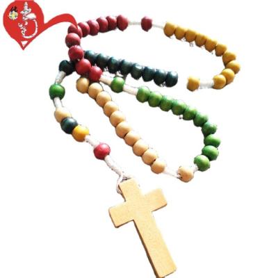 China Religious Catholic Colorful Wooden Bead Christian Italian Religious Chain Rosary With Cross for sale