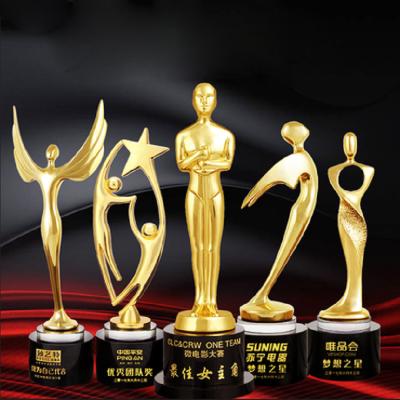 China Custom hotsale Europe gold sport trophy crystal metal award cup for business for sale