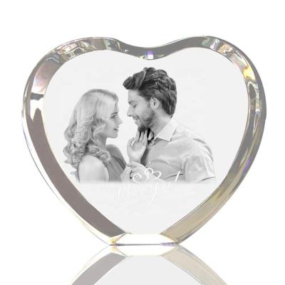 China Wholesale Elegant Europe Wedding Gift 3D Laser Glass Crystal Heart With Custom Photoe for sale