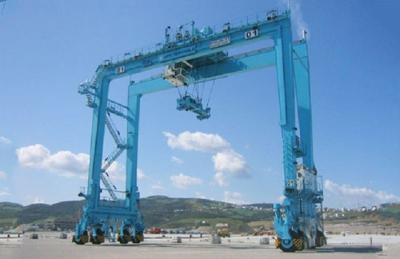 China Customized Rubber Tyre Container Gantry Crane RTG Crane For Ports And Yards for sale