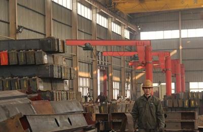 China Workshop Free Standing Slewing Jib Crane , Pillar Cantilever Column Mounted Jib Crane for sale