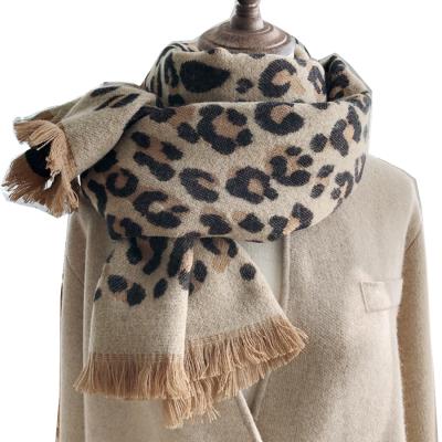 China Fashionable foreign scarf female autumn winter imitation cashmere leopard style simple dyed scarf for women winter Korean version for sale