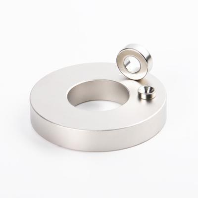 China Strong Industrial Magnet Ring N52 7000 Gauss Neodymium Magnet à venda