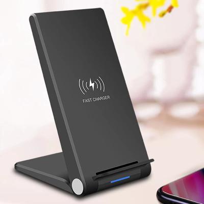 China Wireless Charger For Hot Selling QC Charger Station Wholesale Portable Folding Dock 15W Cell Phone Holder Multi Phone Radio Fast Charging Universal Dock for sale