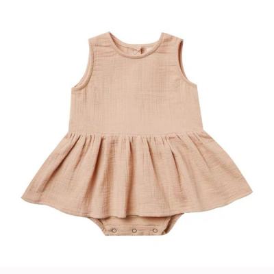 China 2022Factory Cotton Wholesale Price Breathable Custom White Baby Clothes Sleeveless Newborn Baby Muslin Rompers Clothing Rompers for sale