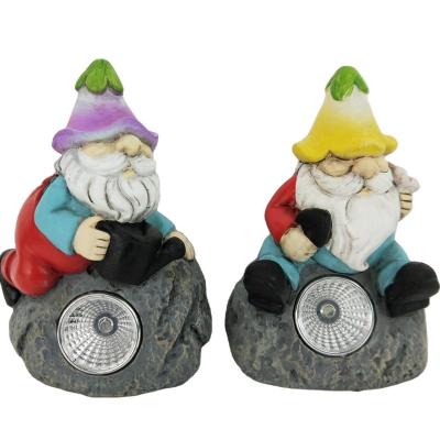 China Europe Polyresin Dwarf Garden Statue With Lamp for sale