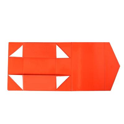 China FO Big Folding Cardboard Box Handmade Black Magnetic Magnetic Paper Gift Box New Arrival Simple Stylish Folding for sale