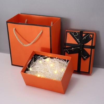 China Handmade Custom Luxury Cardboard Color Printing Christmas Gift Box For Birthday Present for sale