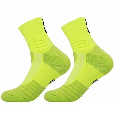 China Breathable Flexible Production Multicolor Design Options For Summer Mens Colorful Basketball Socks for sale