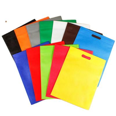 Cina Custom Logo Reusable Gift Bags Non PUNCH Promotion Woven Shopping Bag With Logo Cut Nonwoven Fabric Bag in vendita