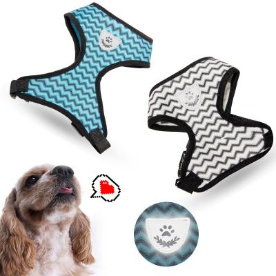 China Breathable light cat and dog pet wave pattern pull strap thoughtful chest type i viable universal wholesale can be customized for sale