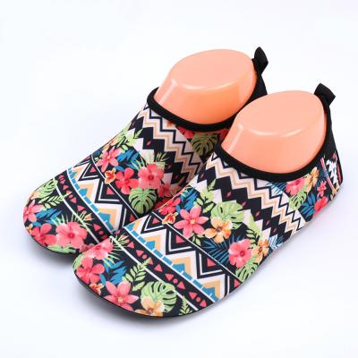 China Rubber Customize 2022 Women Adult Beach Men Shoes Stick Skin Swimming Snorkeling Soft Bottom Snorkeling Shoes for sale