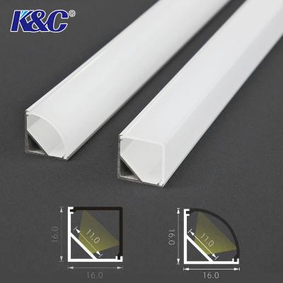 China Canal de extrusión de perfil de aluminio de esquina LED para gabinete 45 Luz de ángulo de 90 grados en venta