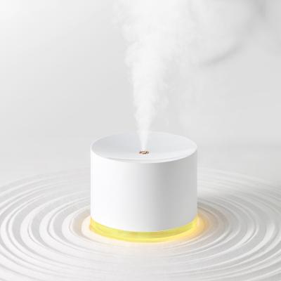 China Air Mist Mini Usb Humidifier AGQ 2000mAh Battery Mist Air Humidifier with Adjustable 780ml Water Air Diffuser for sale