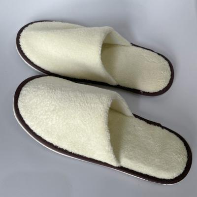 China Coral Velvet Hotel Slippers Disposable White Non Slip Wholesale Disposable Wedding Slippers for sale