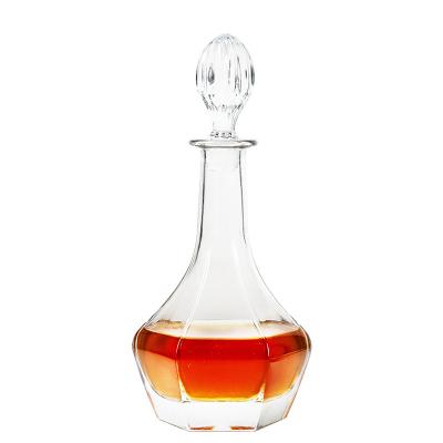 China Machine pressed & Factory Customized Glass Decanter Modern Style Wine Decanter 750ml Whiskey Decanter Hand Made for sale