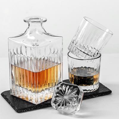 China Machine pressed & Hot Sale Modern Style Wine Decanter Factory OEM Bar Home 750ml Whiskey Decanter Hand Made for sale