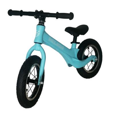 China Magnesium Alloy Kids First Learner Training Balance Bike Bicycle Kids Christmas Gift for sale