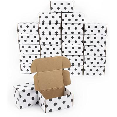 China Recyclable Custom Dots Printed Corrugated Small Mailing Boxes White Paper Mailer Box for sale