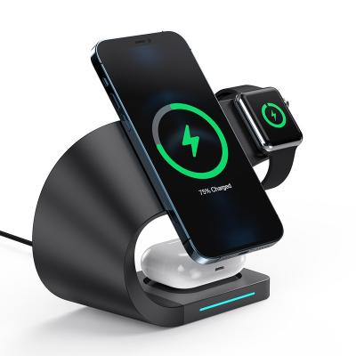 China 15W Mobile Phone New Arrival Mobile Phone Charging Fast QI Wireless Charging Station For iPhone 13 Magsafing 4 in 1 Magnetic Wireless Charger for sale