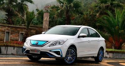 China 150km/h Dongfeng Electric Vehicle EV S50 Sedan Car NEDC 415km for sale