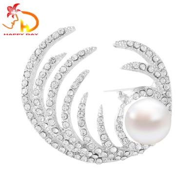 China New excellent quality classic rhinestone decoration pearl channel sale brooch for sale