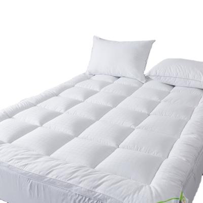 China Luxury Anti-Static Mattress Topper Comfort Sleep Mattress Mattress Topper Cotton Queen for sale