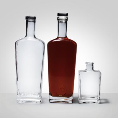 China Flint Glass Rectangle Whiskey Bottle 0.7L 0.5L com tela plano à venda