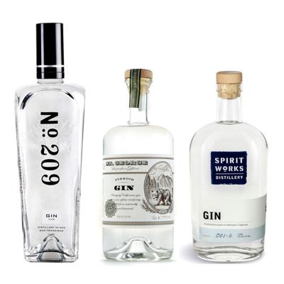 Chine Bouteilles en verre de relief de fantaisie de Gin Bottle 500ml 700ml en verre de lettre pour l'alcool à vendre