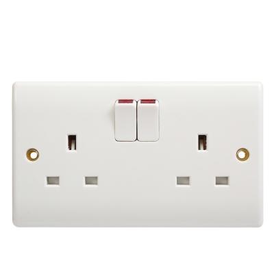 China High Quality Residential / General Purpose Bakelite 13a Hardware 2 Strip 6 Pin Wall Switch And Socket for sale