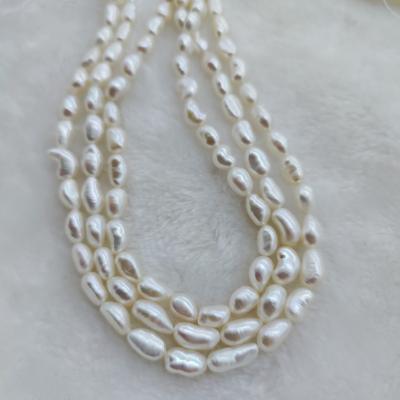 China CLASSIC 6-7mm Irregular Natural White Color Freshwater Baroque Pearl Necklace for sale