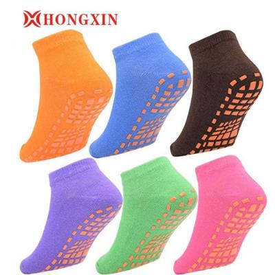 China Durable Toddlers Anti Slip Skid Gripped Socks For Kids for sale