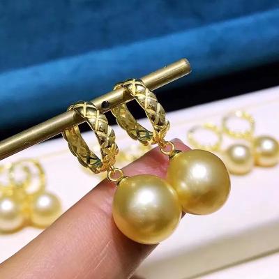 China FASHIONABLE 925 Sterling Silver 11-12mm Ocean Pearl Earrings 18K Natural Gold Luxury Pearl Earrings for sale