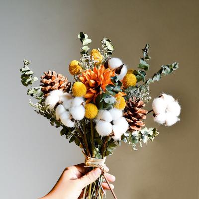 China Romantic style YunChuang interior decoration artificial flower hot selling home bouquet of dry flowers and plants for sale